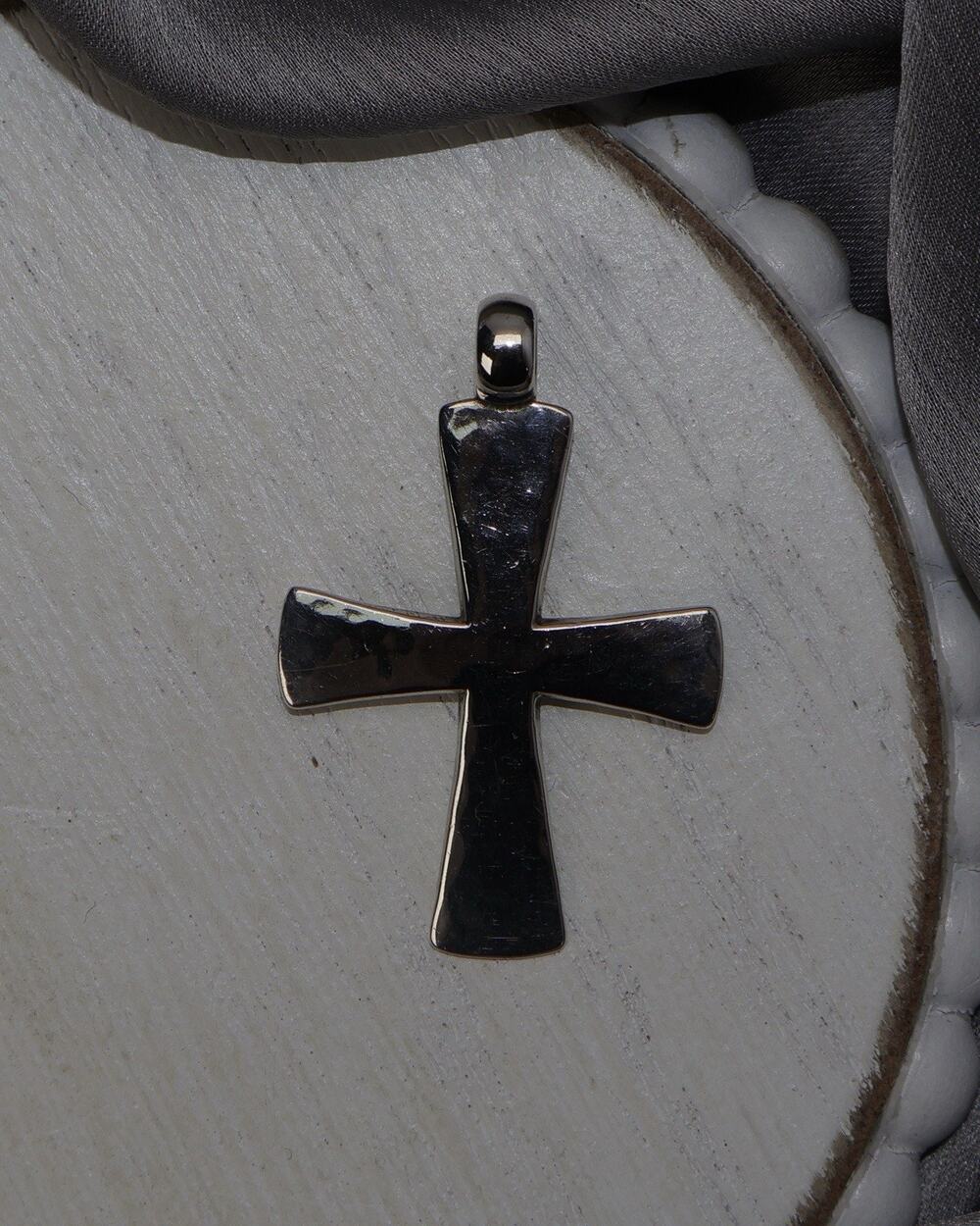 Retired James Avery Sterling Silver Hammered Cross Pendant 5.8G / 1.6in